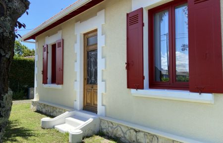 G&icirc;te n&deg;G2126 Gujan-Mestras - Gironde - Fa&ccedil;ade principale de la maison