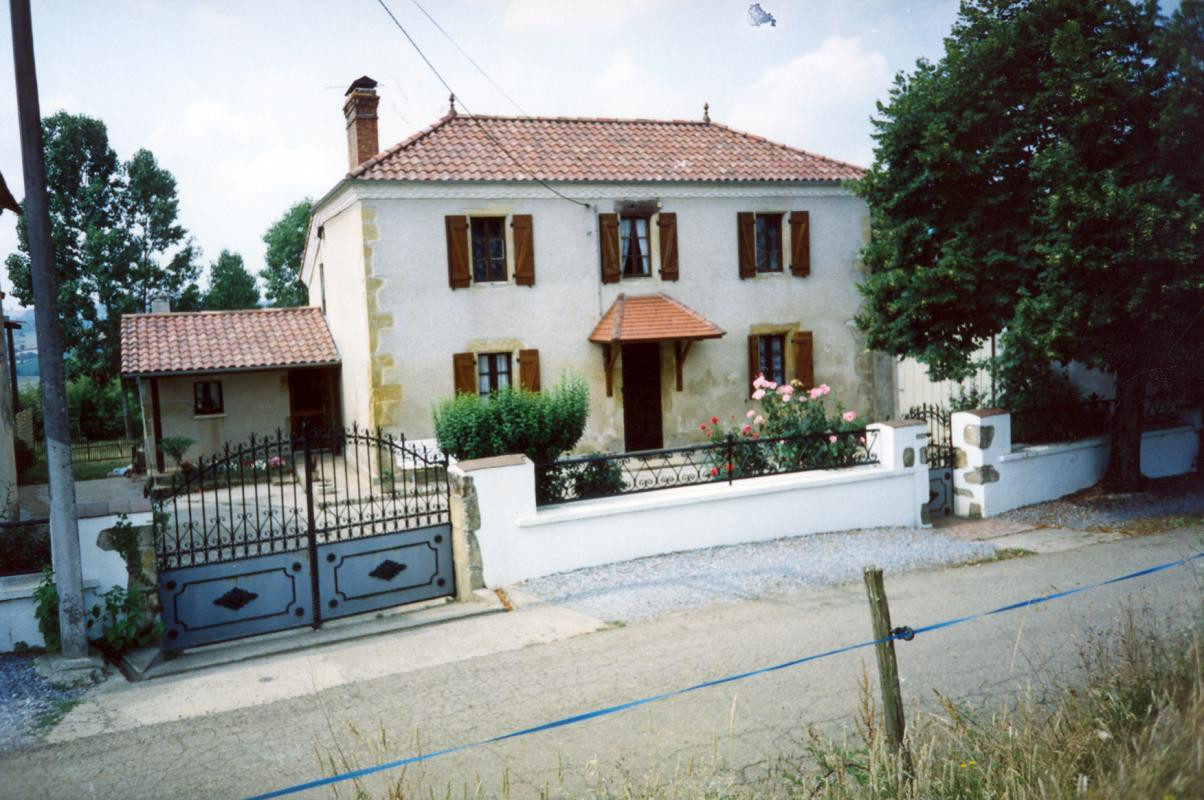 photo 0