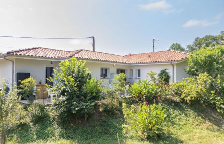 G&icirc;te n&deg;11830 Saint-Martin-de-Seignanx - Landes - vue de derri&egrave;re la maison