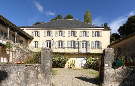 Demeure du XVIII ème siècle avec tout le charme de l'ancien allié au confort moderne. Gîte n°G142191 Came - Pyrénées-Atlantiques - Demeure du XVIII ème siècle avec tout le charme de l'ancien allié au confort moderne.