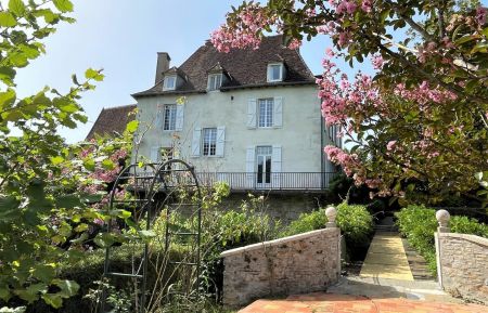 G&icirc;te n&deg;G122140 Salies-de-B&eacute;arn - Pyr&eacute;n&eacute;es-Atlantiques - Fa&ccedil;ade arri&egrave;re villa Stella, c&ocirc;t&eacute; parc